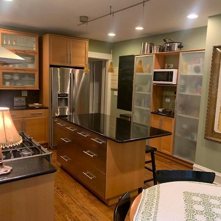 Oak Park Beauties - Tree Lined Streets - Walkable Apartment Ngoại thất bức ảnh